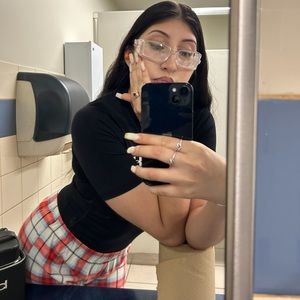 Meet your Posher, Itzel